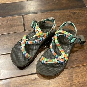 Girls Aztec print Chaco‘s